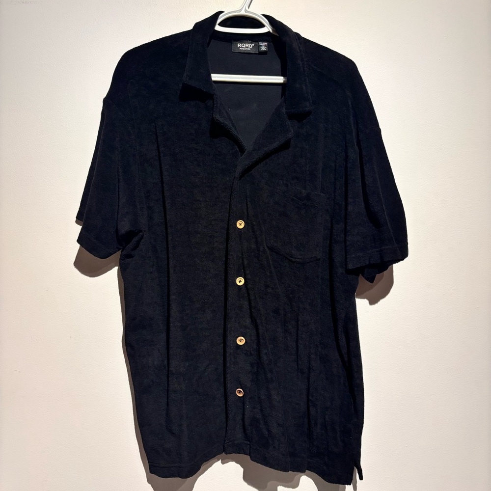 RQRD Towel Button Down Shirt Casual Black Wooden Button Short Sleeve Camp Collar